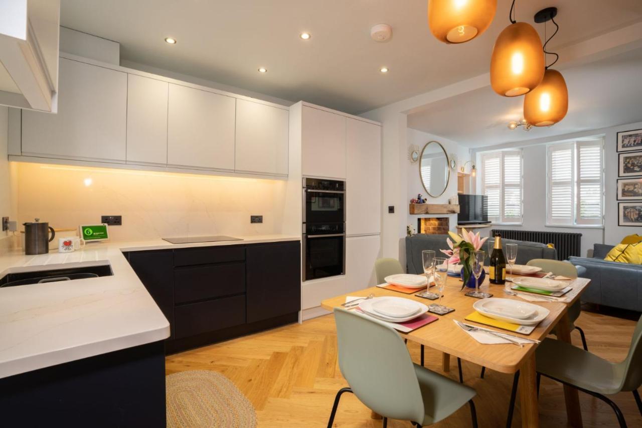 Modern Home In Windermere By Letmestay Экстерьер фото